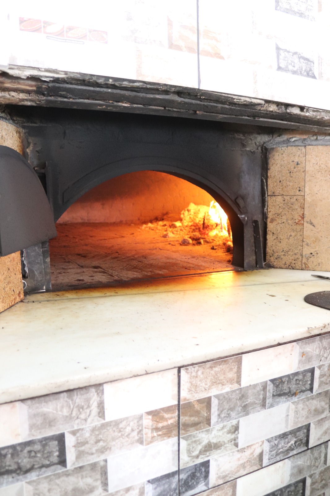 Taş Fırında Pişen Lahmacun ve Etliekmek